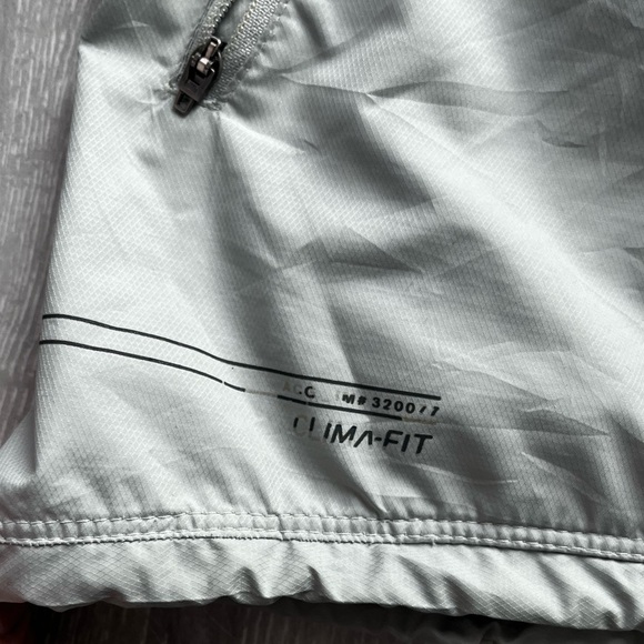 Vintage Nike ACG Windbreaker with detachable hood - Picture 4 of 6